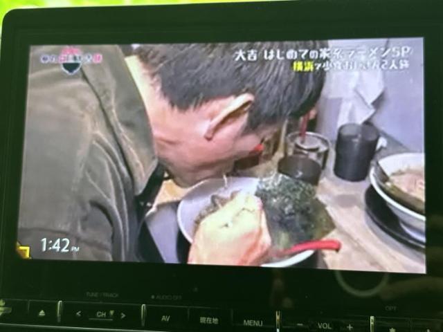 22805099_carP_l_7.jpg