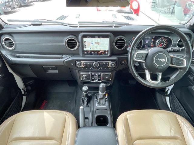 24726143_carP_l_3.jpg