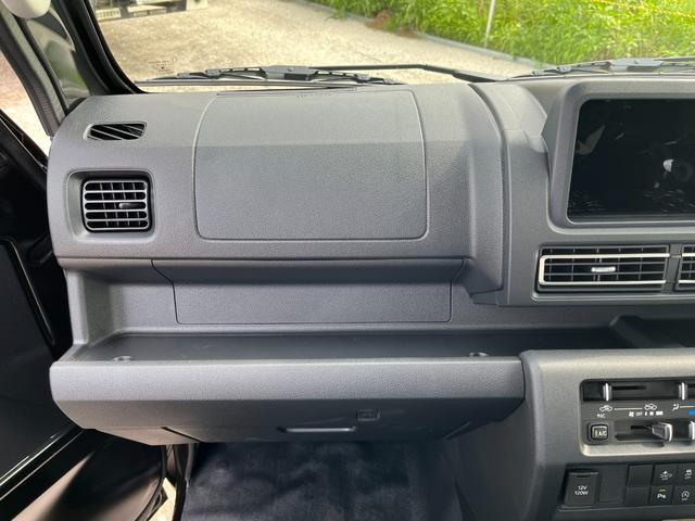 0540095A30260415W00116.jpg