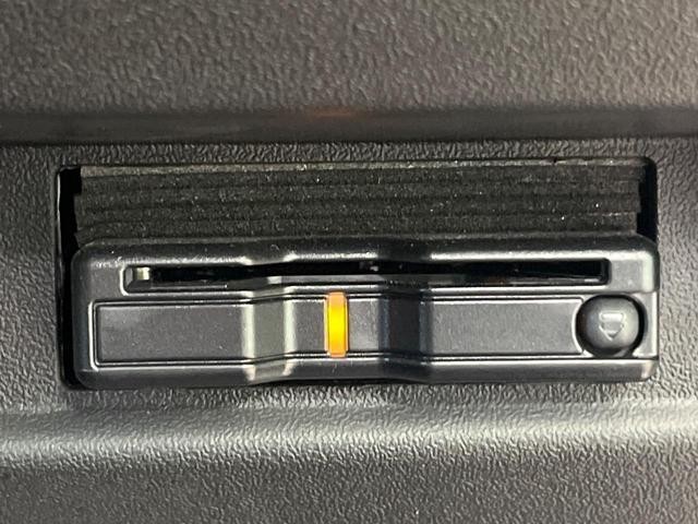 26043807_carP_l_14.jpg
