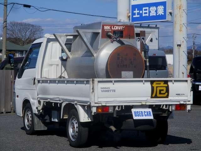 22697766_carP_l_3.jpg