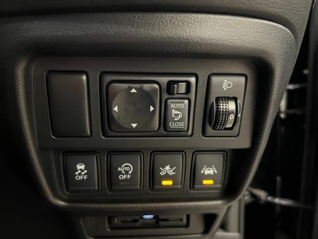 0203361A30261023W00418.jpg