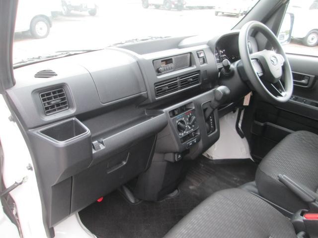 0550673A30261027W00214.jpg