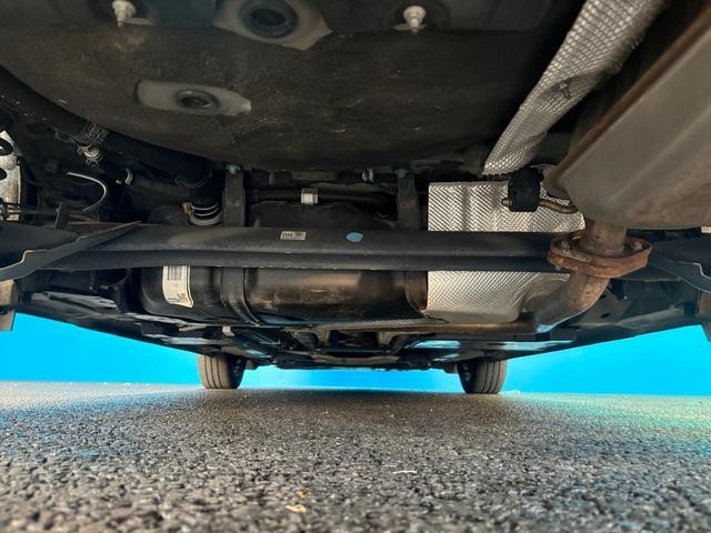 0520681A30261020W01719.jpg