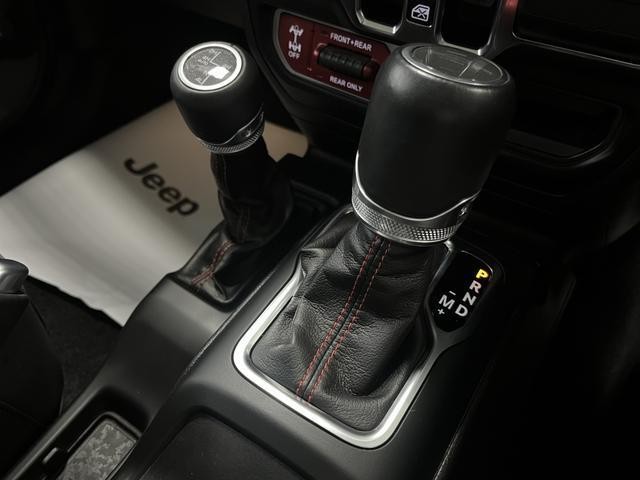 26128112_carP_l_7.jpg