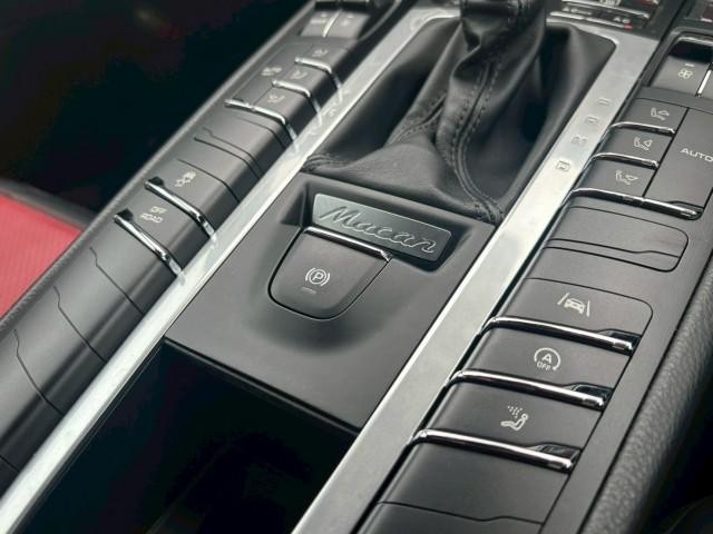 25324466_carP_l_18.jpg