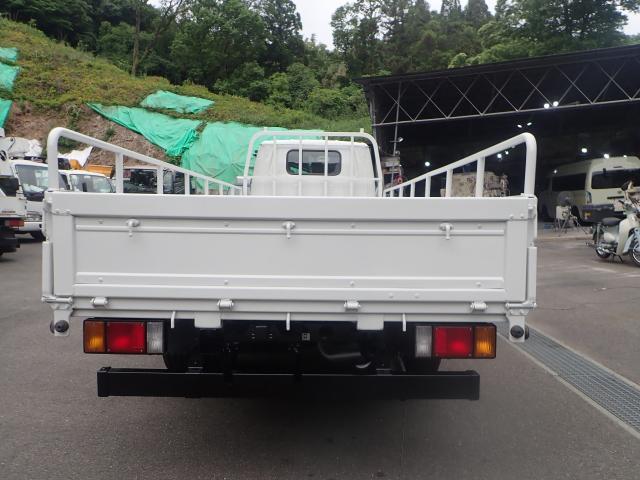 24301528_carP_l_11.jpg