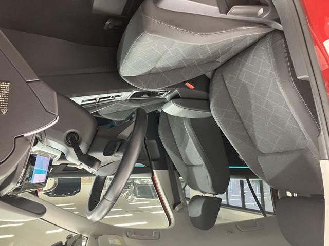 0206741A30260812W00605.jpg