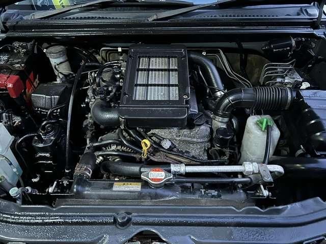 0303187A30261027W00117.jpg