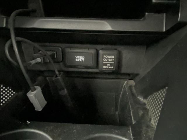 0403992A30261023W00516.jpg