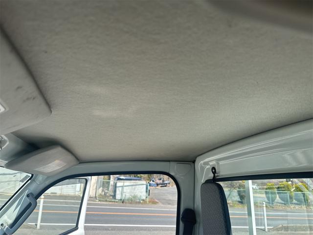 0122379A30260408W00119.jpg