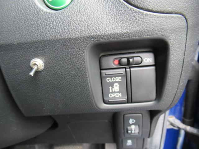 0500381A30260413W00110.jpg