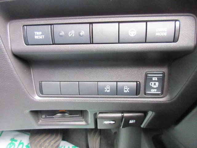 0561088A30260319W00109.jpg