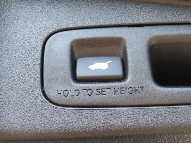 0600169A30260830W00116.jpg