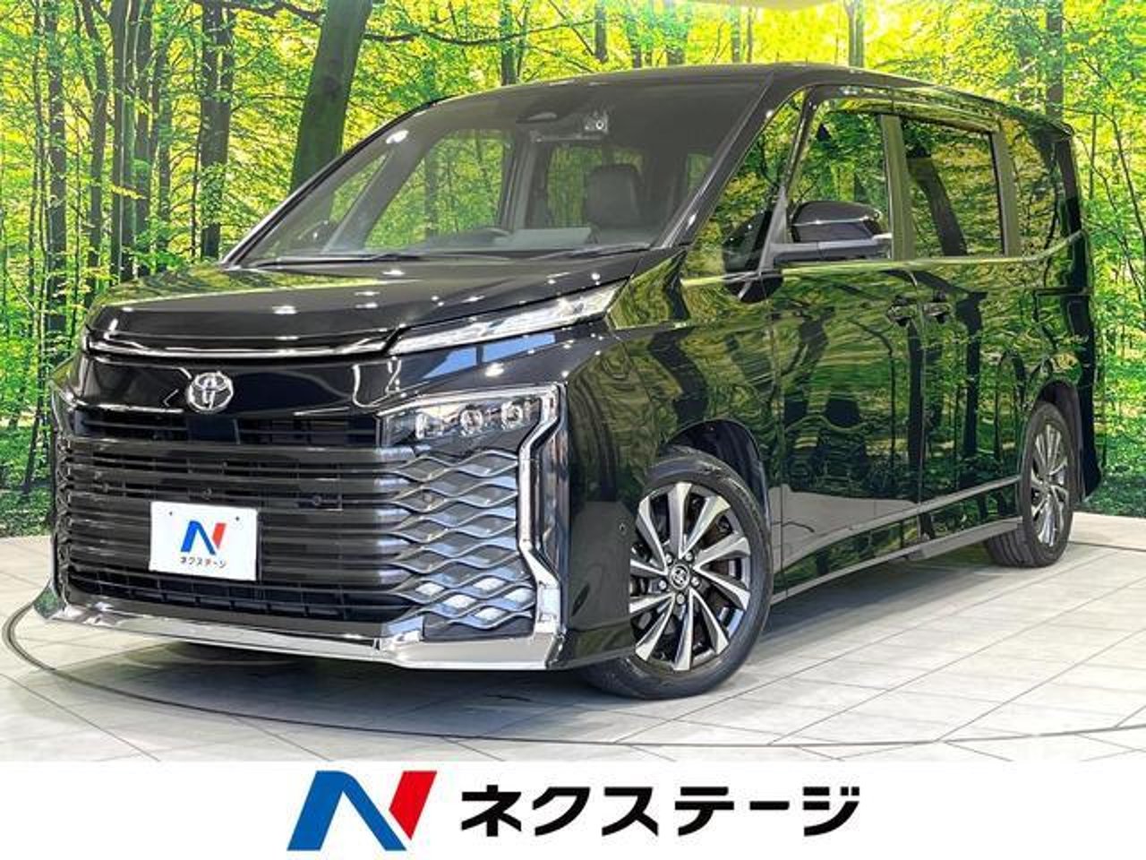 2022 Toyota Voxy, photo 1 of 1