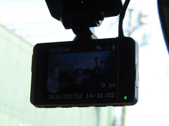 23735710_carP_l_2.jpg