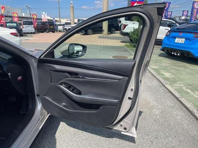 27133900_carP_l_17.jpg