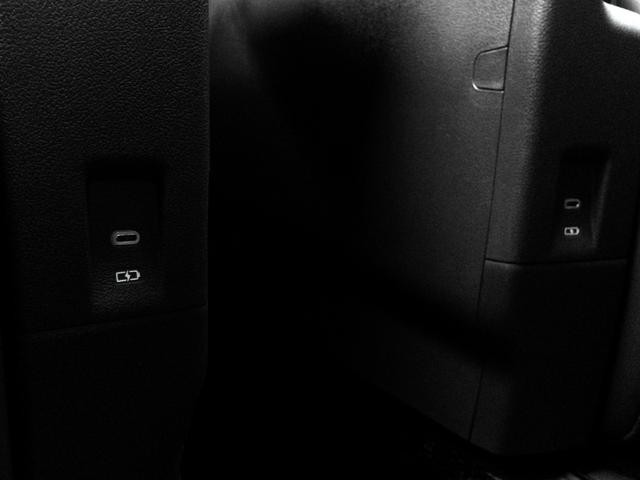 0541173A30261020W00117.jpg