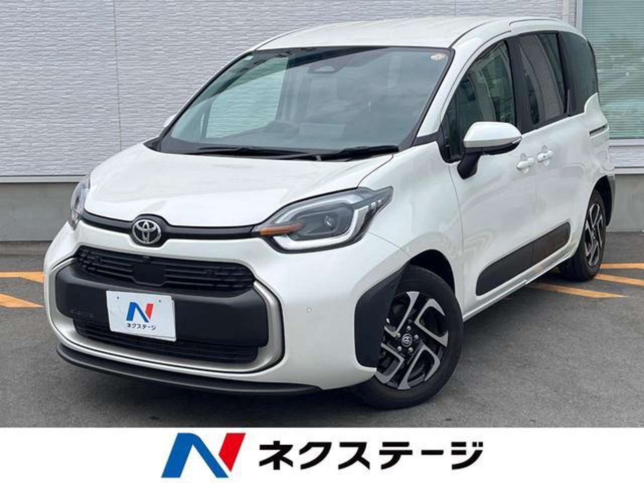 2023 Toyota Sienta, photo 1 of 1