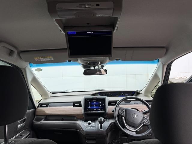 0541906A30261020W00115.jpg