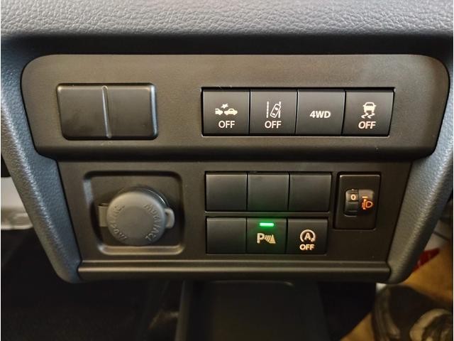 0204334A30260818W00215.jpg