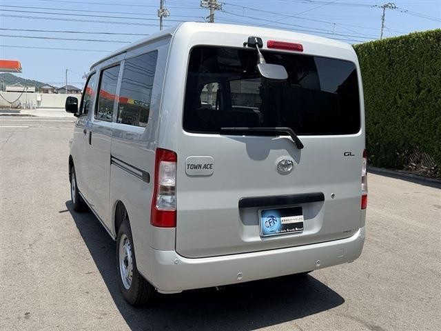 25748611_carP_l_16.jpg