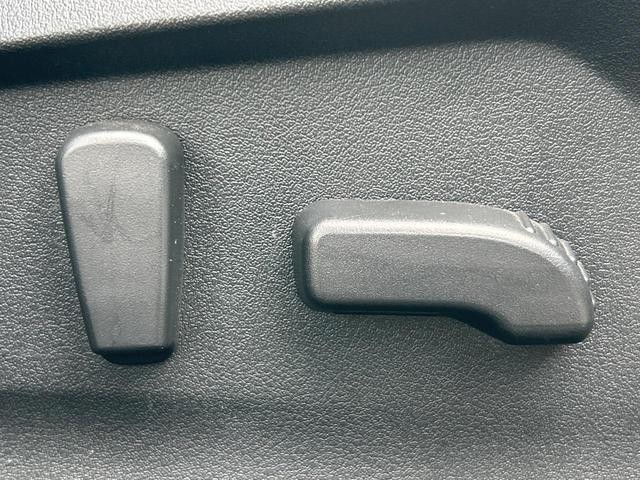 26126402_carP_l_5.jpg