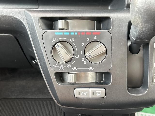 0403509A30261020W00205.jpg