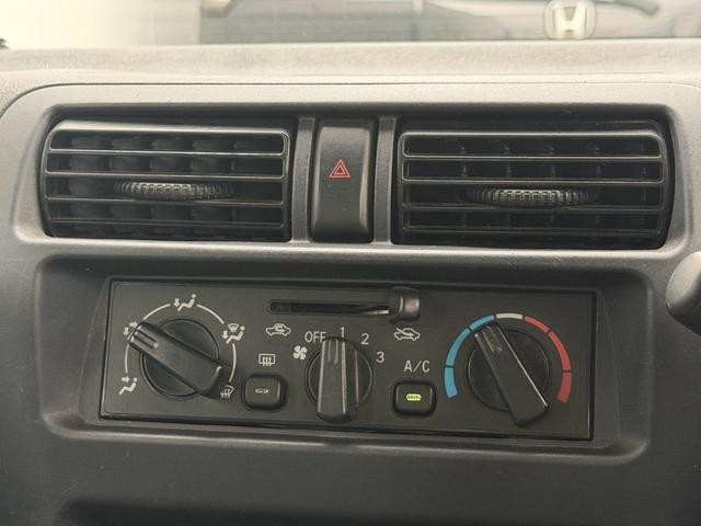 0551096A30261023W00115.jpg