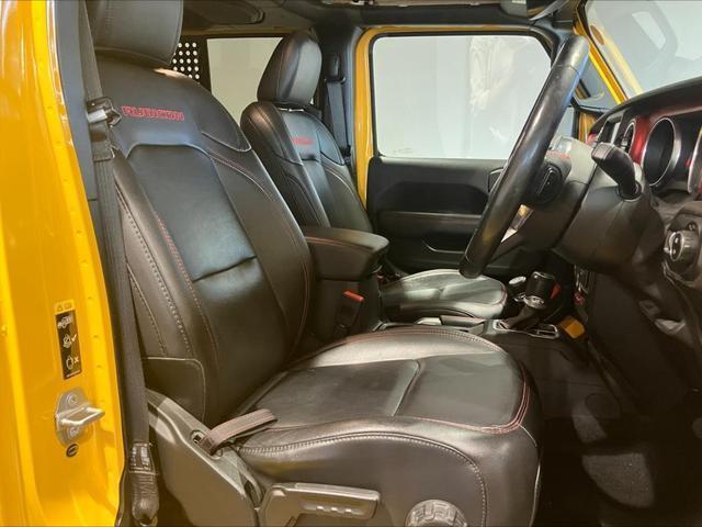 24381412_carP_l_2.jpg