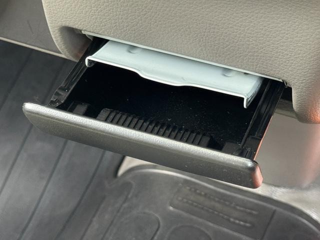 0207464A30260708W00113.jpg