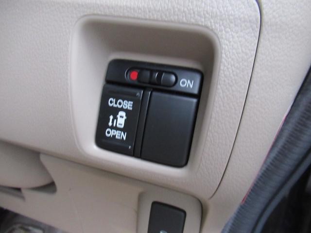 0703310A30261020W00110.jpg