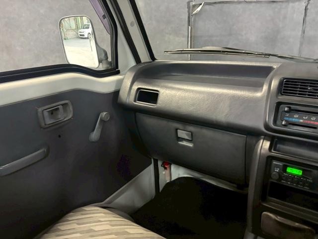 0710163A30260505W00510.jpg