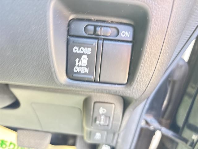 0902413A30261023W00203.jpg