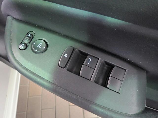 0201190A30260417W00114.jpg