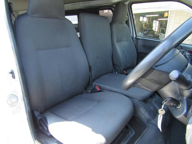 0903304A30260430W00312.jpg