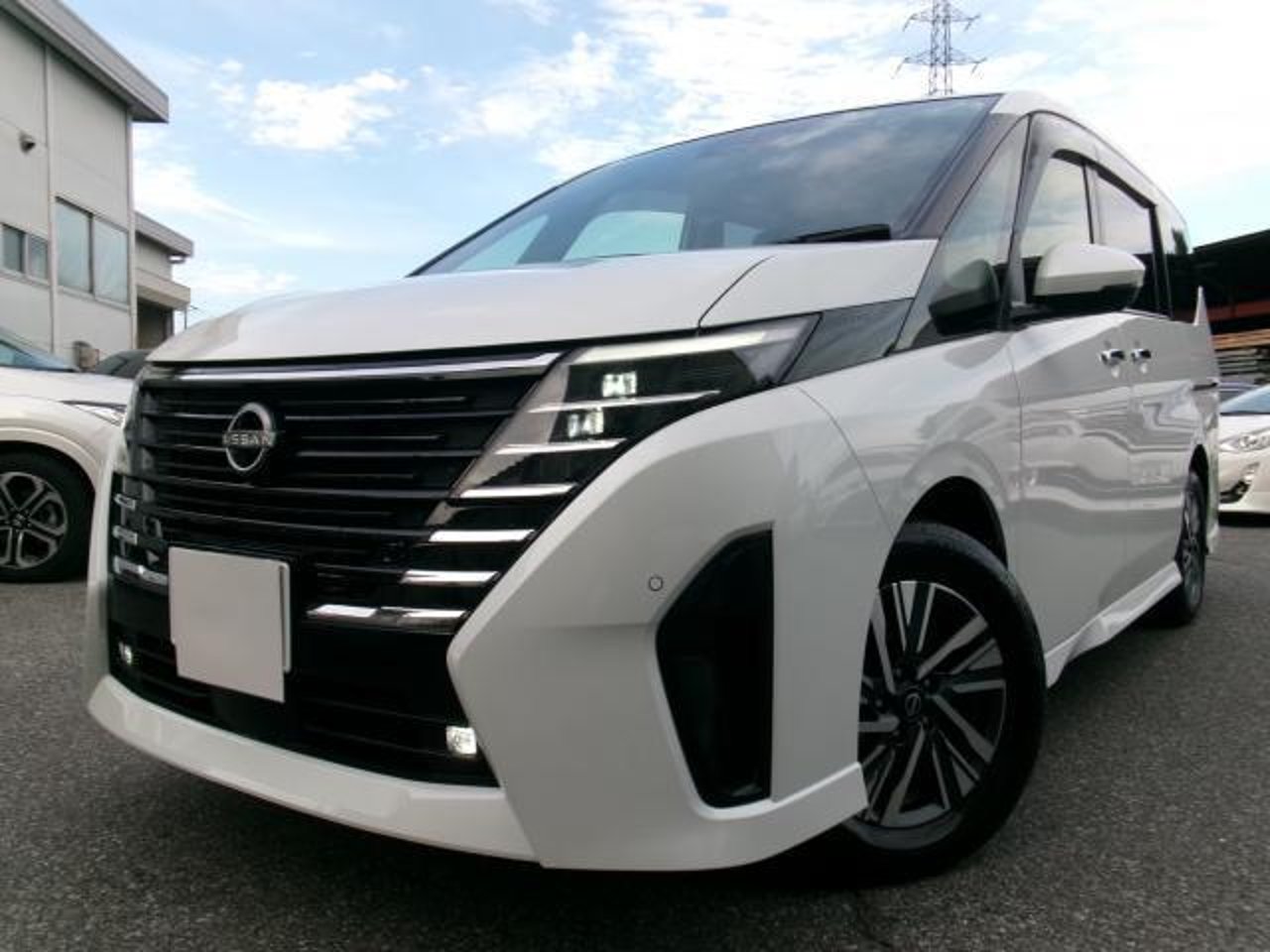 2023 Nissan Serena, photo 1 of 1