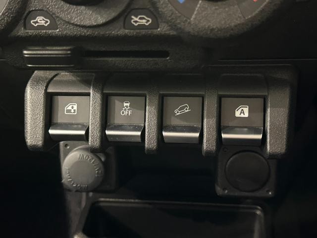 0509824A30261020W00402.jpg