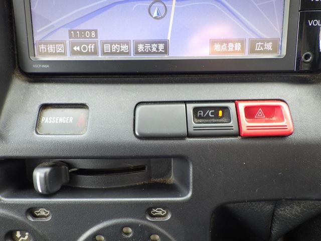 0704331A30260417W00211.jpg