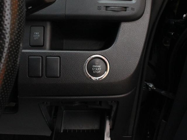 0520029A30261017W00719.jpg