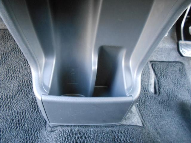 0400488A30261018W00210.jpg