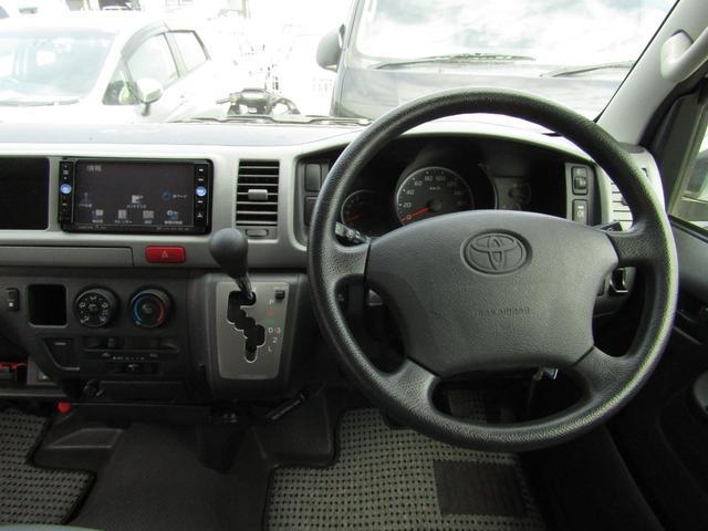 0903304A30260415W00511.jpg