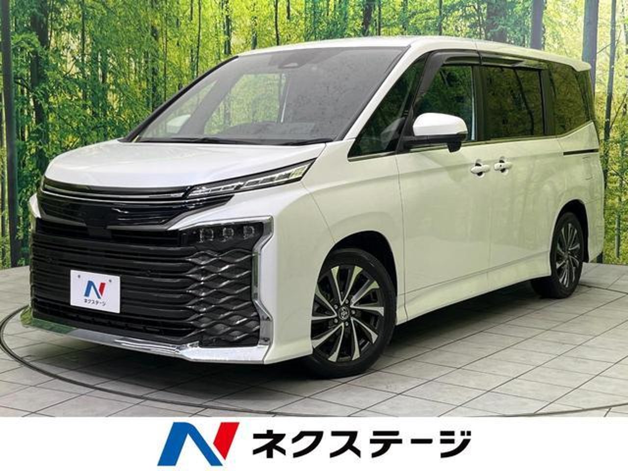 2023 Toyota Voxy, photo 1 of 1