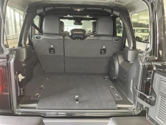 24029643_carP_l_17.jpg