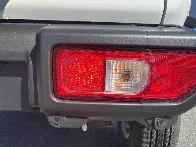 0201183A30261026W00112.jpg