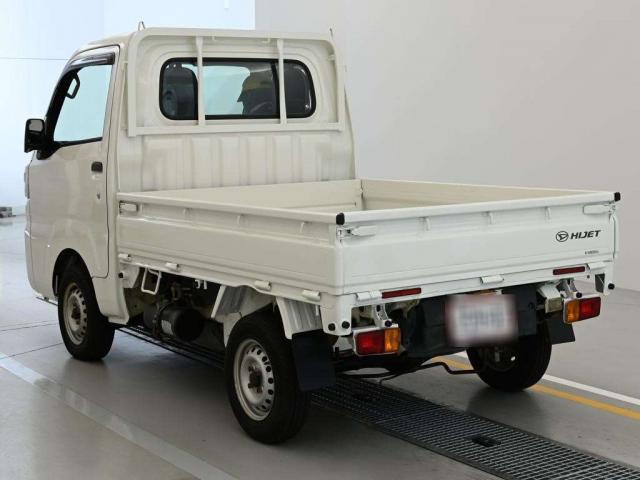 23554916_carP_l_3.jpg