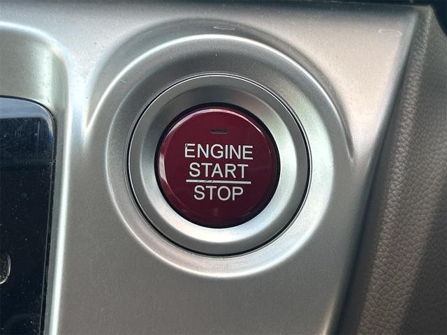 0403435A30260817W01106.jpg