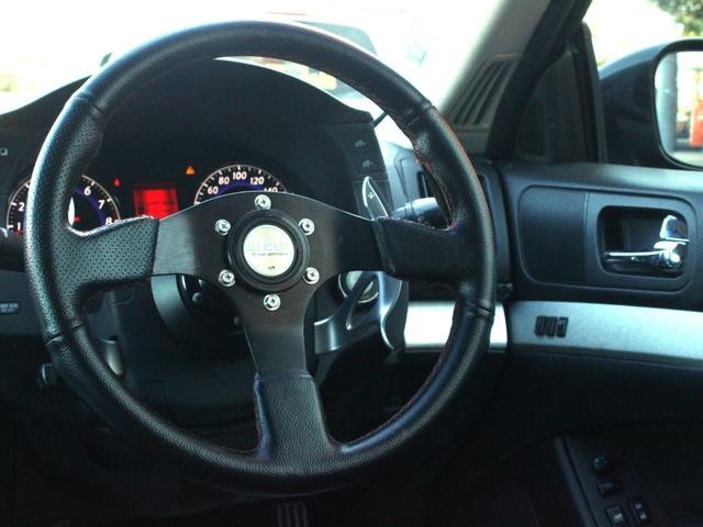 0520029A30261012W00413.jpg