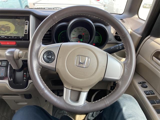 0403498A30260818W00411.jpg