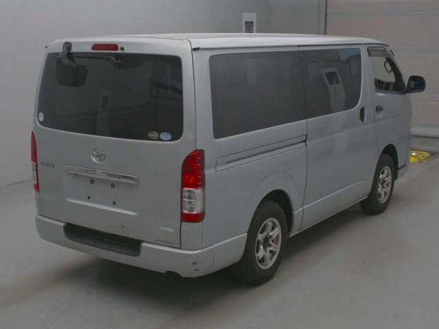 27105447_carP_l_3.jpg